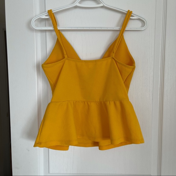 Yellow top - Picture 2 of 4